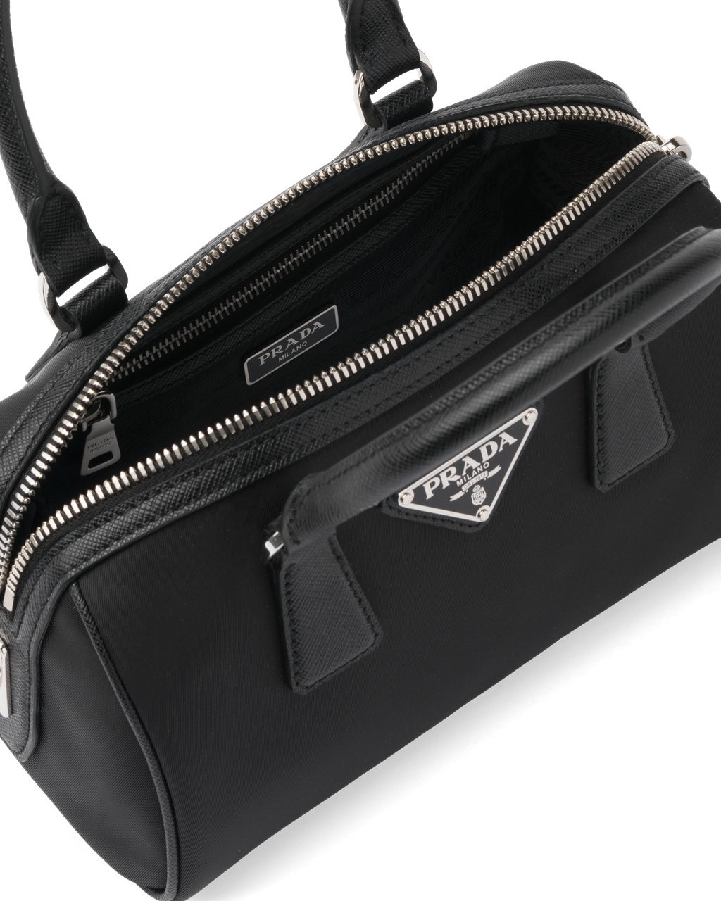 Prada Prada Re-edition 2005 Nylon Bag Black | 3502XTUIR